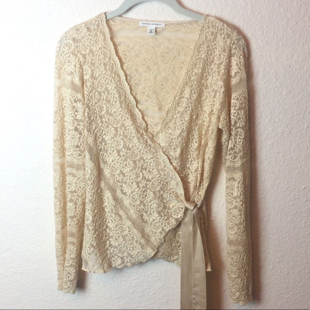 Banana Republic off white lace wrap top Sz M